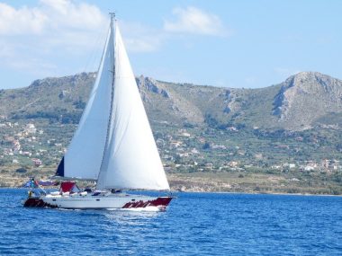 sailing-in-greece